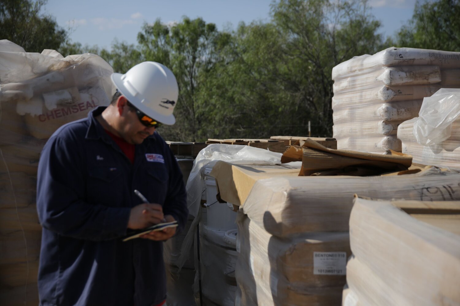 Using Drilling Fluid Additives to Increase Performance in HPHT Wells